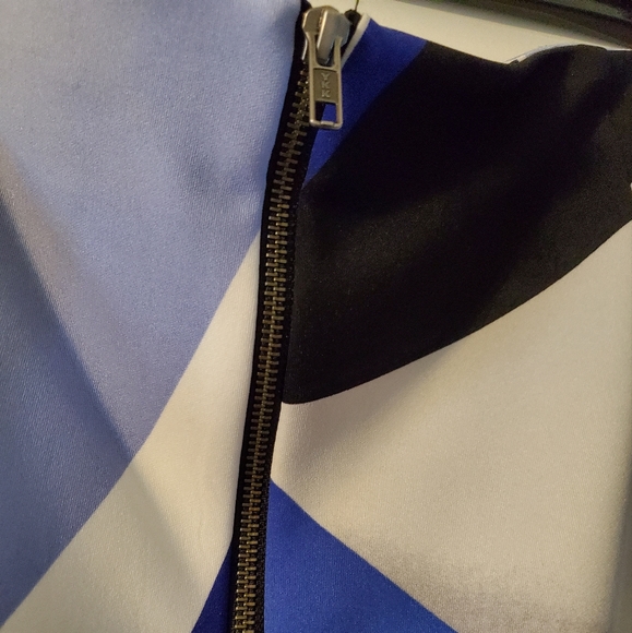 Beautiful Worthington abstract midi pencil skirt with exposed back zipper EUC - Picture 4 of 6